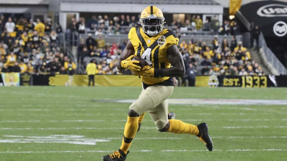 Steelers’ DK Metcalf ripped for blowing game with Quay Walker eye poke