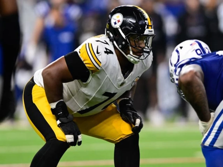 Steelers Offensive Lineman Accomplishes Rare Feat vs. Packers