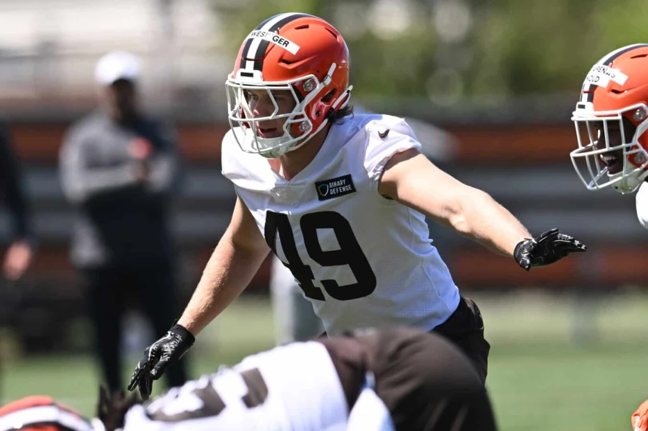 Tests Confirm High-Ankle Sprain For Browns LB Carson Schwesinger