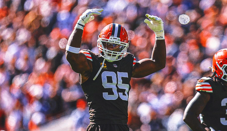 2025 NFL DPOY Odds: Myles Garrett Chasing Micah Parsons Atop Oddsboard