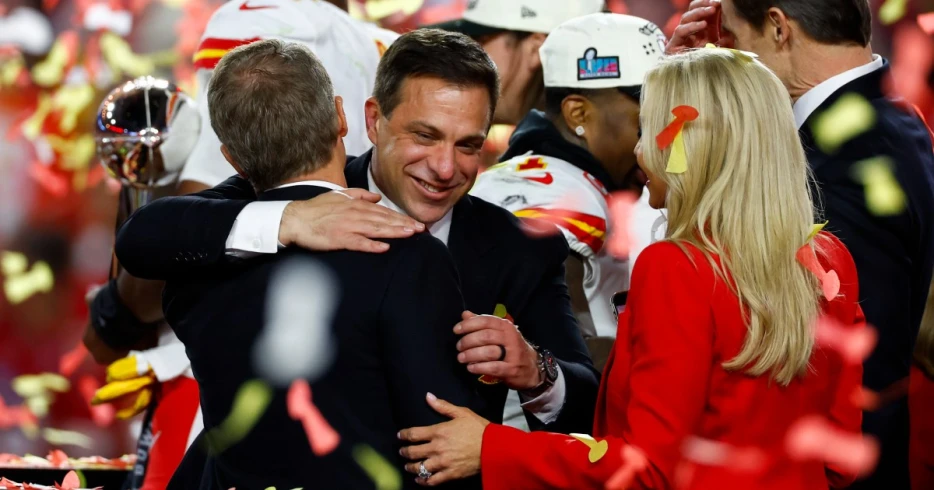 Chiefs’ Clark Hunt: GM Brett Veach ‘is not shy’ about trade deadline