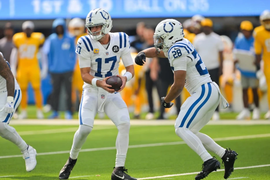 NFL Award Predictions after Week 8: MVP, Rookie of the Year, DPOY and More