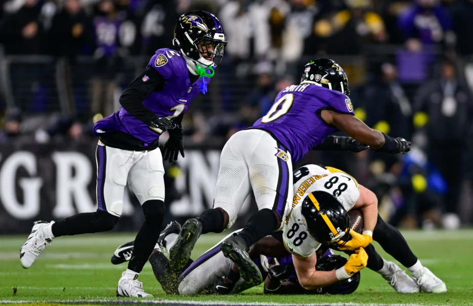 Saunders: To Save Their Defense — and Season — the Steelers Should Learn from the Ravens