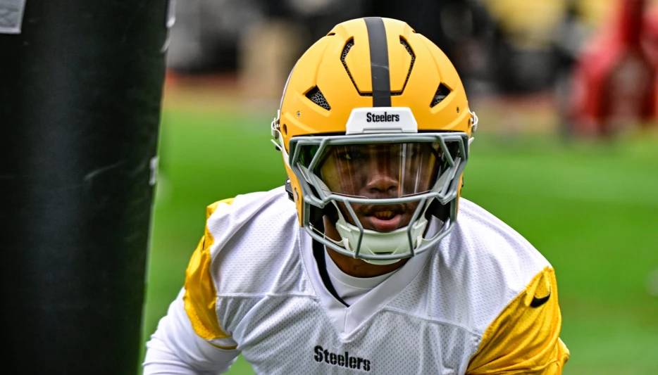 Steelers Cut Ties with Speedy Running Back