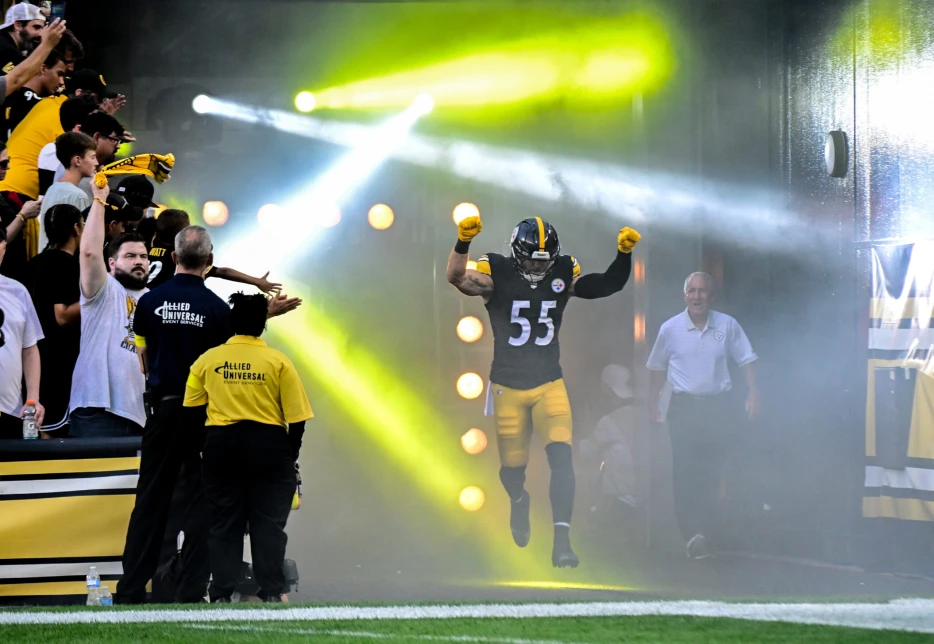Steelers Linebacker Awarded for Courage after Returning from Injury
