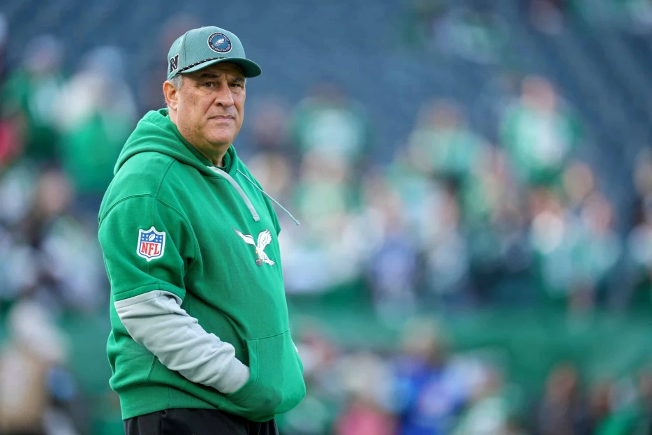 Vic Fangio Gushes About Eagles Defender