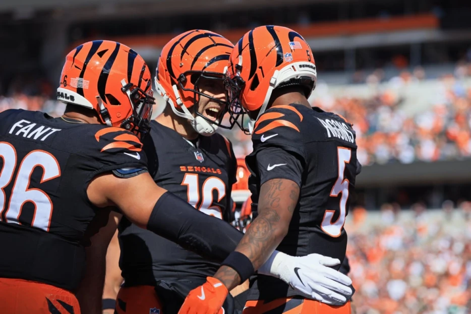 Awful Bengals Injury News Proves They Must Start Fire Sale, Trade Trey Hendrickson Now