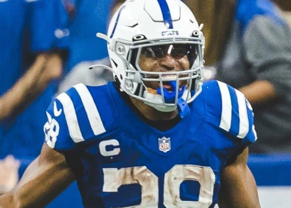 Daily News & Links: Colts Offense on Historic Pace; Daniel Jones Talks Steelers