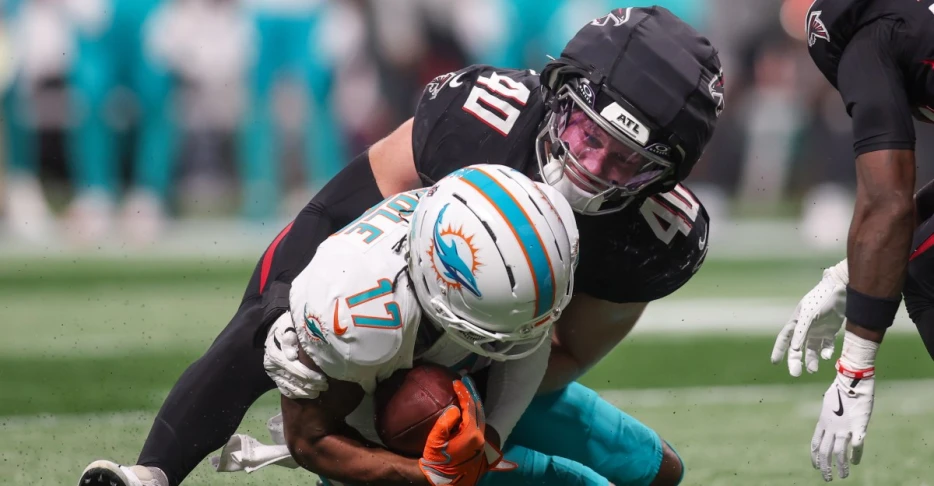 Falcons LB JD Bertrand has struggled filling in, why?