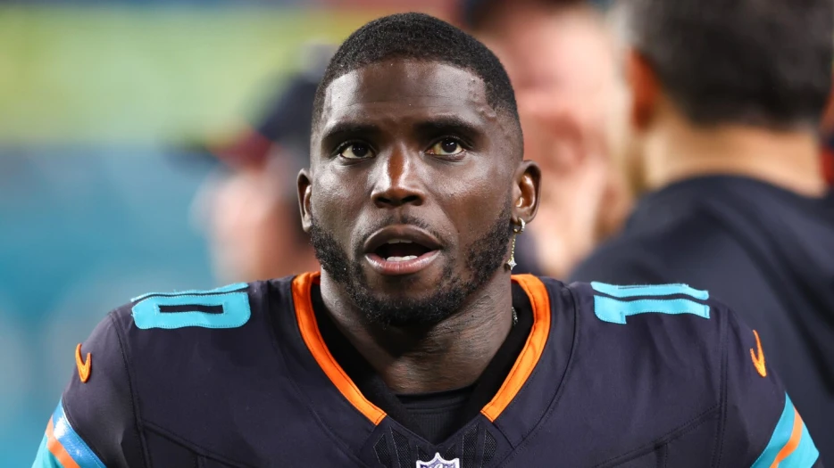 Mike McDaniel: Tyreek Hill is not currently expected to need multiple surgeries on knee