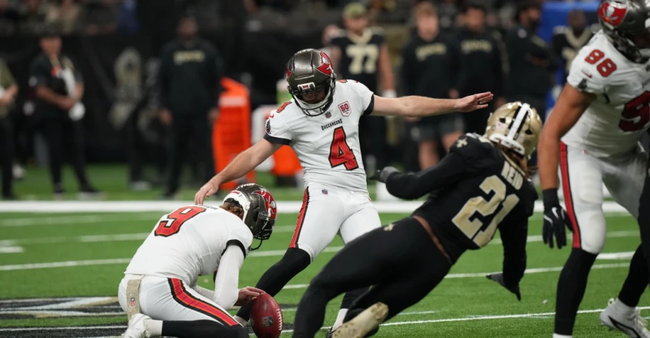 Anthony Nelson, Chase McLaughlin earn Player of the Week honors