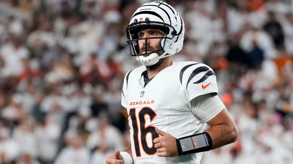 Bengals’ Joe Flacco practice sighting bodes well for injury status vs. Bears