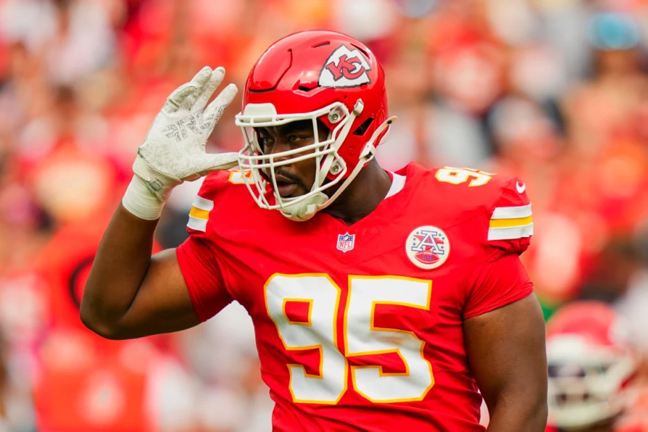 Chiefs Insider Predicts Team Will Be ‘Aggressive’ at Trade Deadline