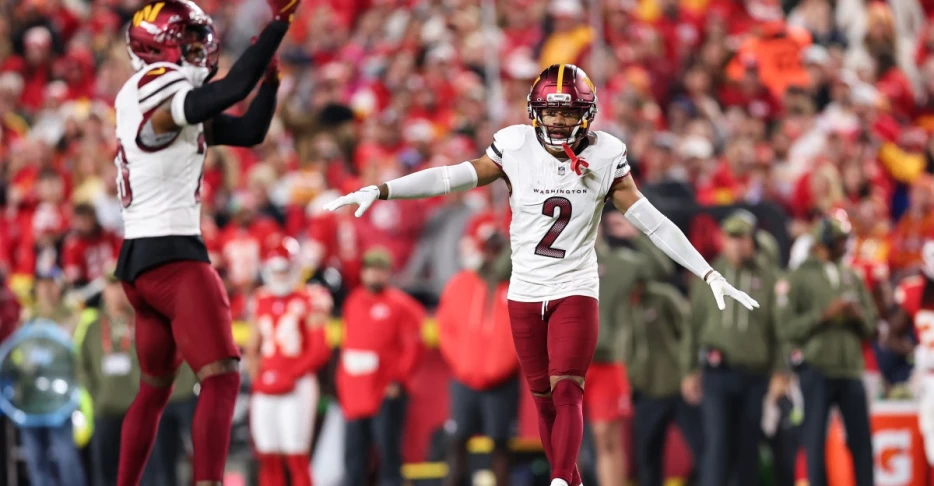 Should the Bears trade for former Dennis Allen-coached star Marshon Lattimore?