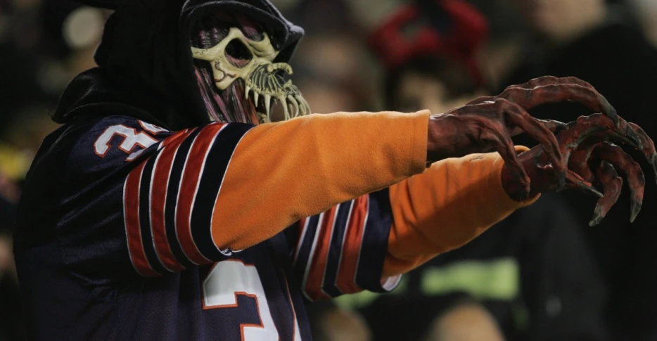 A Halloween Bear’s Den, October 31, 2025