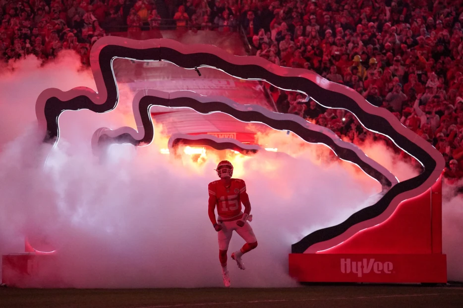 Chiefs QB Patrick Mahomes’ mic’d up NSFW response to insane pass will fire you up