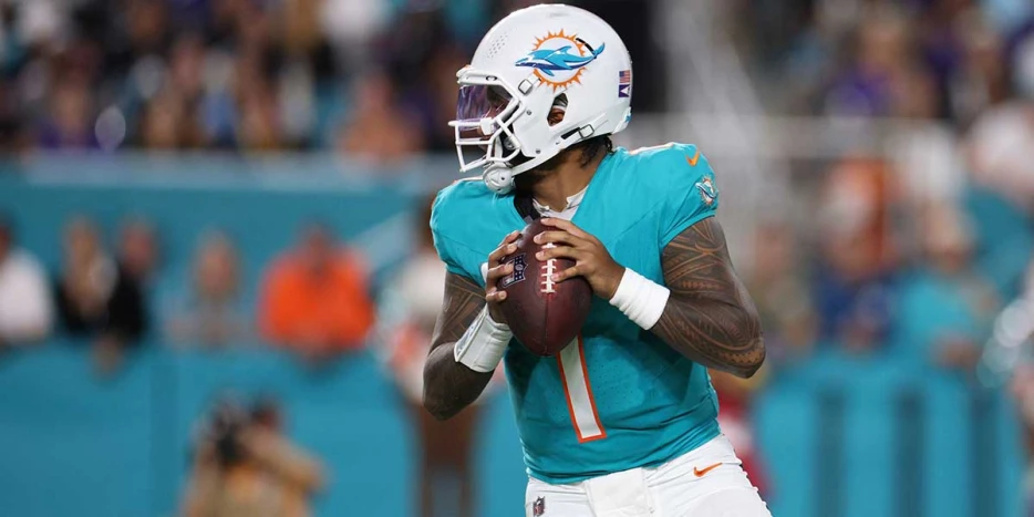 Dolphins fans show Tua Tagovailoa no mercy after brutal decision vs. Ravens