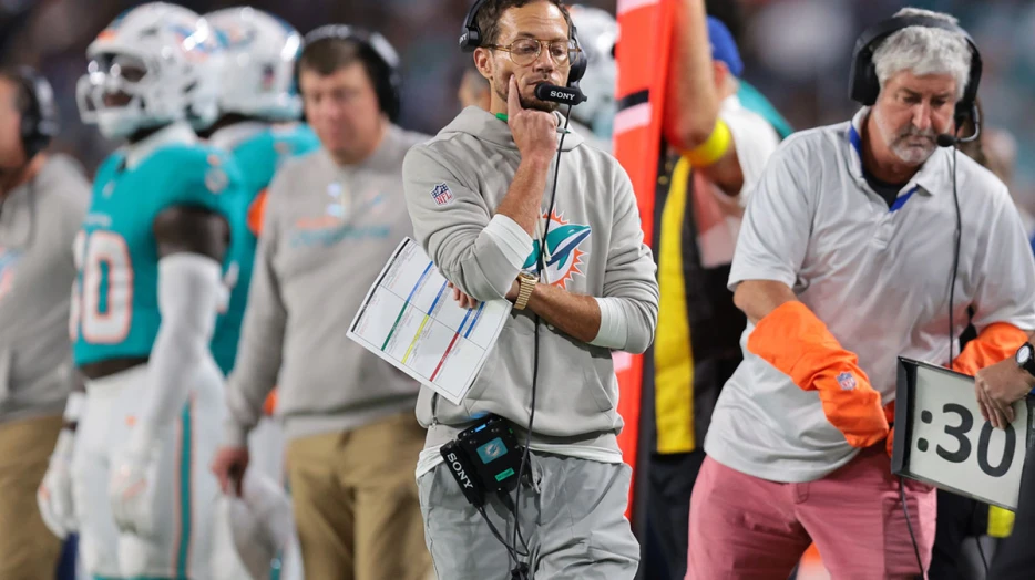 Dolphins HC Mike McDaniel makes promise moving forward after embarrassing TNF loss