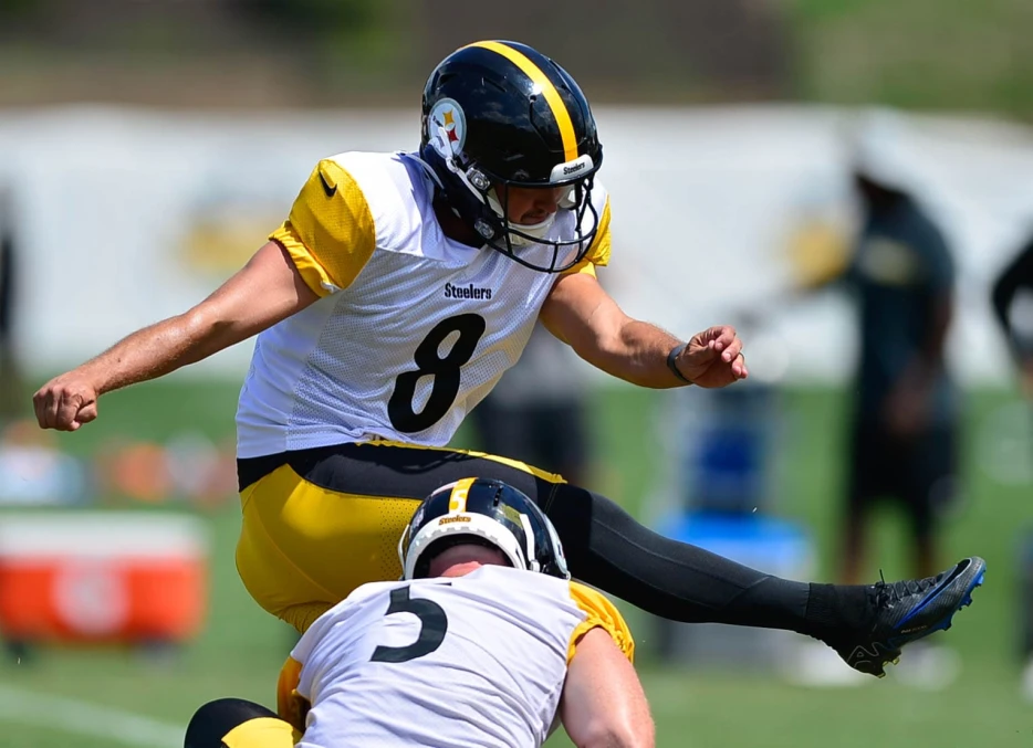 Journeyman Former Steelers Kicker Pulls Off Amazing Feat