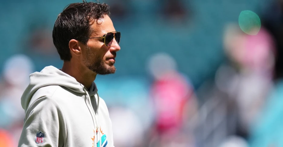 Mike McDaniel to remain Dolphins head coach ‘remainder of season at least’