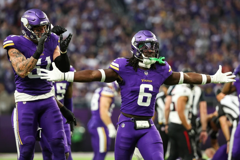 Bengals Elevate LB Brian Asamoah &amp; G Jaxson Kirkland