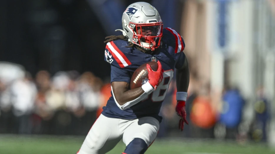 Patriots Make Running Back Move After Rhamondre Stevenson Injury
