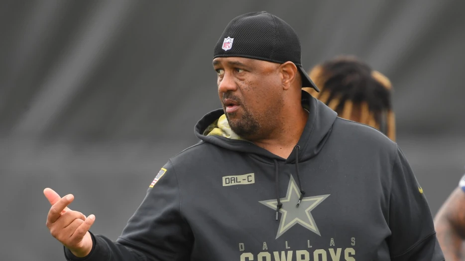 RB coach Skip Peete back with Buccaneers for Friday's practice