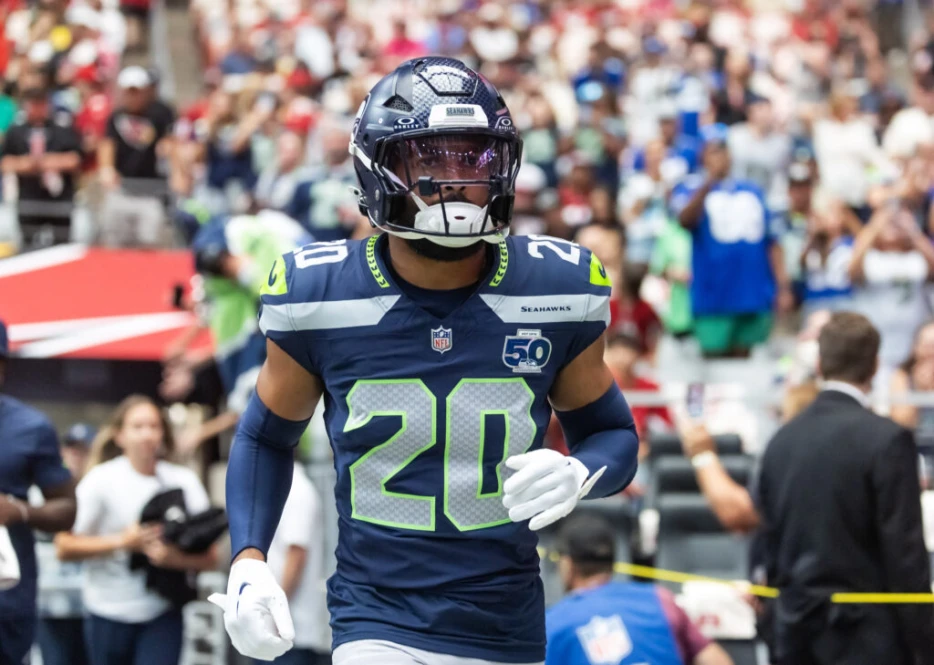 Seahawks Place Julian Love, Eric Saubert On IR