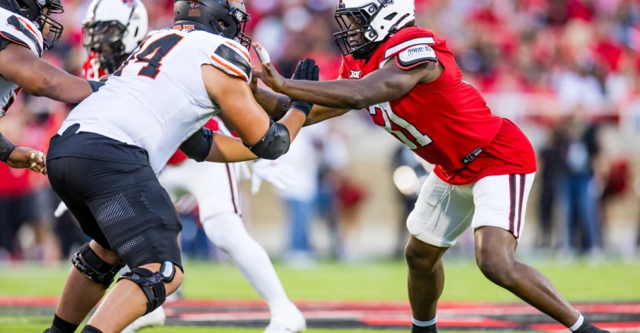 Week 10 CFB preview, prospect spotlight, live game message board and fan discussion