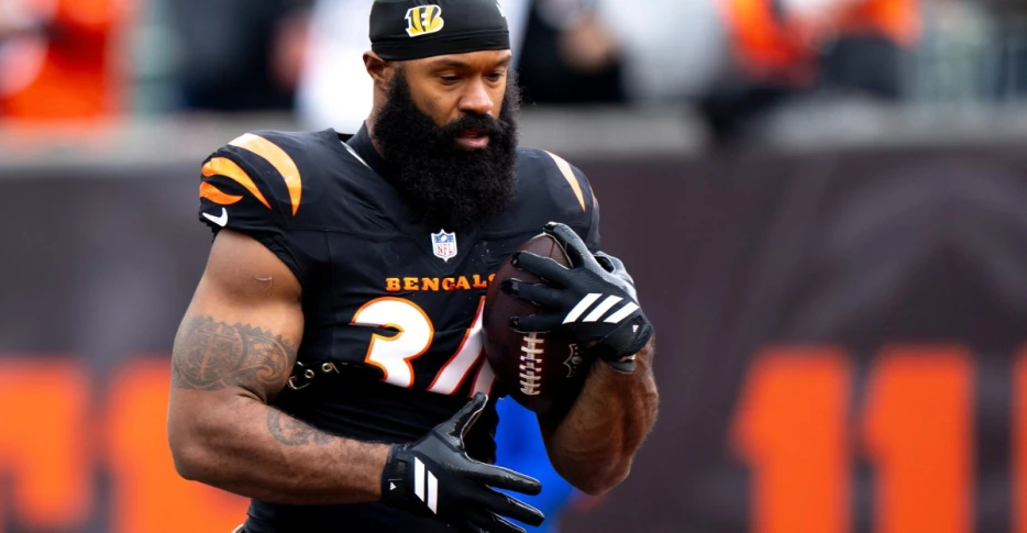 Samaje Perine exits game after ankle injury vs. Bears