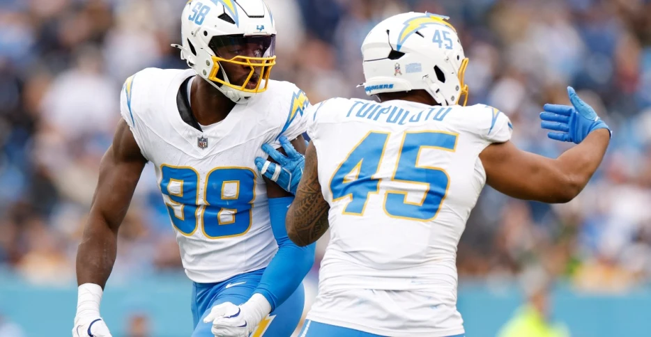 Best and worst PFF grades from Chargers-Titans: Odafe Oweh shines for Bolts