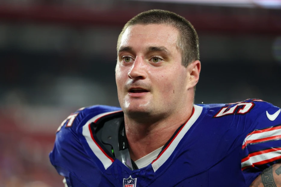 Bills Place DE Michael Hoecht On Injured Reserve