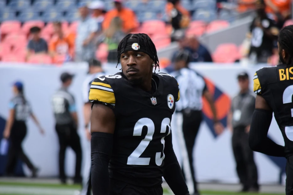 Browns Abruptly Part Ways with Former Steelers Safety