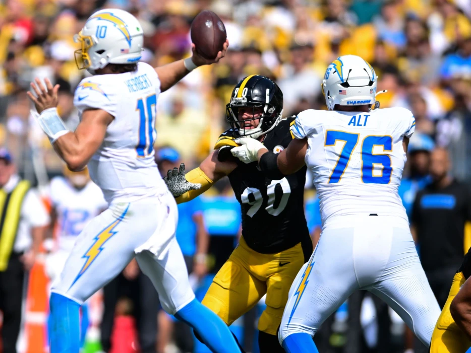 Chargers Lose Key Player Ahead of Week 10 Matchup vs. Steelers