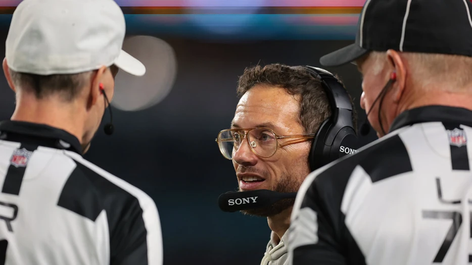 Dolphins’ Mike McDaniel has mixed reaction to Chris Grier firing