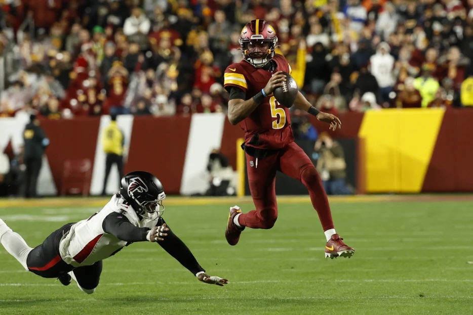 Jayden Daniels Suffered Dislocated Elbow, Out Indefinitely Pending MRI