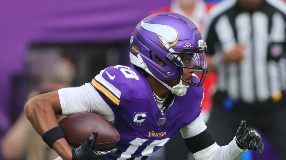 Justin Jefferson closes in on record for most receiving yards in first six seasons