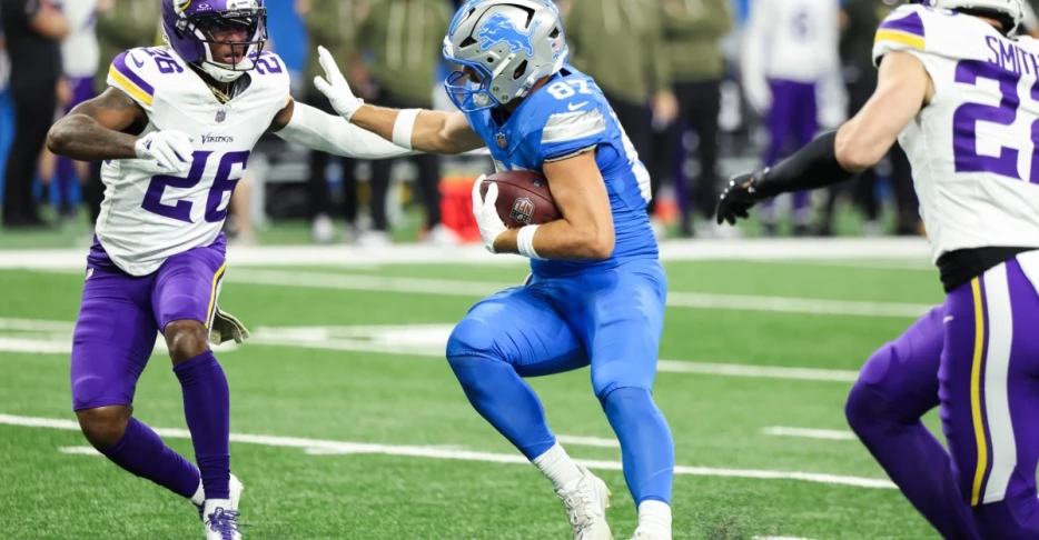 Lions Week 9 game ball: Tight end makes early impact on offense
