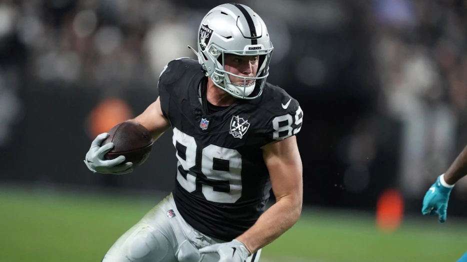 Raiders’ Brock Bowers hits unreal hat trick with OT score vs. Jaguars