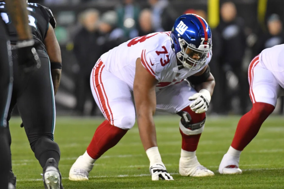 Raiders Inquired On Giants G Evan Neal