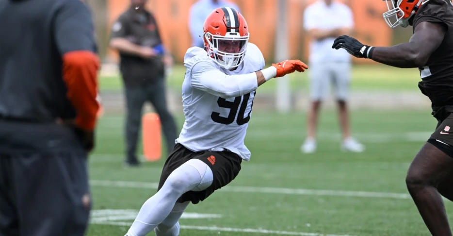 Bears Trade Rumor Tracker 2025: Chicago acquires Joe Tryon-Shoyinka