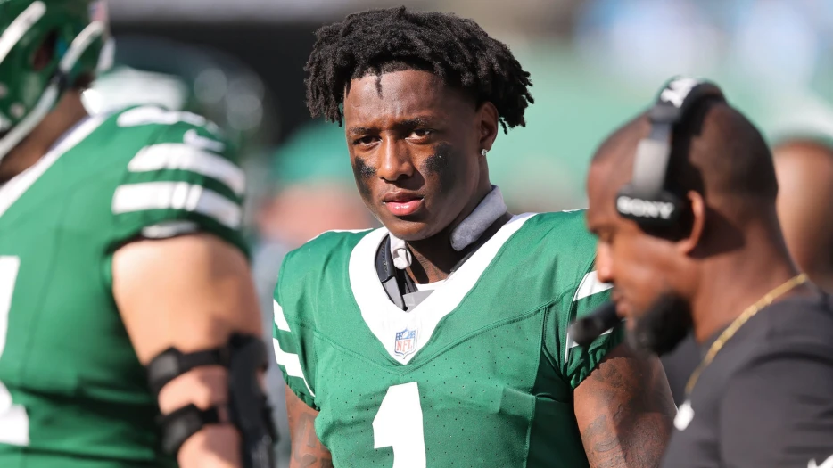 Bill Simmons Shares Hilarious Patriots Reaction To Jets’ Busy Trade Deadline