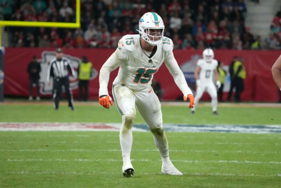 Eagles Acquire Jaelan Phillips From Dolphins