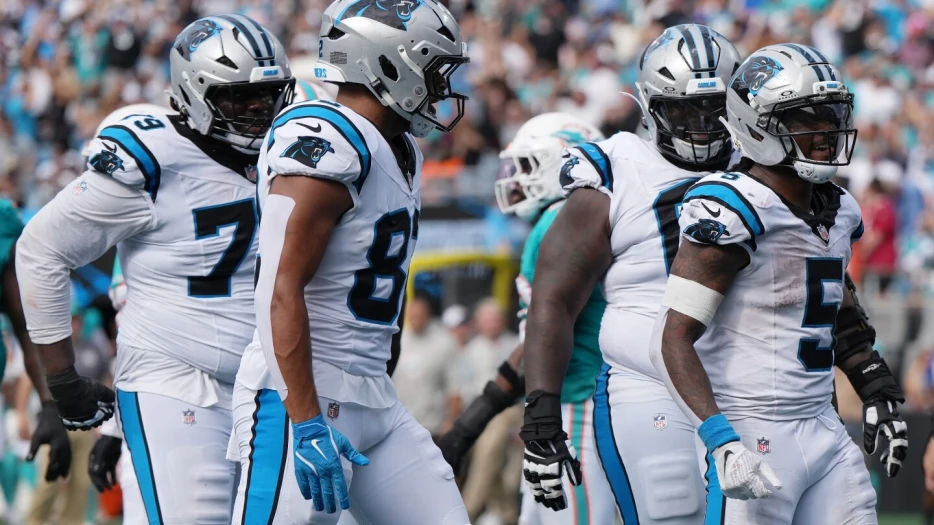 Panthers come back from 17 down, beat Dolphins 27-24