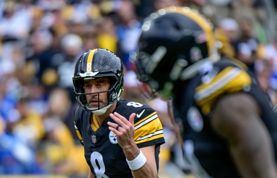 Daily News &amp; Links: Colts Respect Rodgers; Steelers Made Big Defensive Adjustment