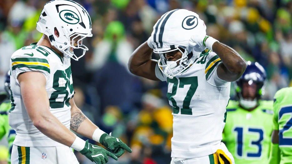 Fans are buzzing about Packers WR Romeo Doubs’ unexpected reaction to Tucker Kraft’s injury