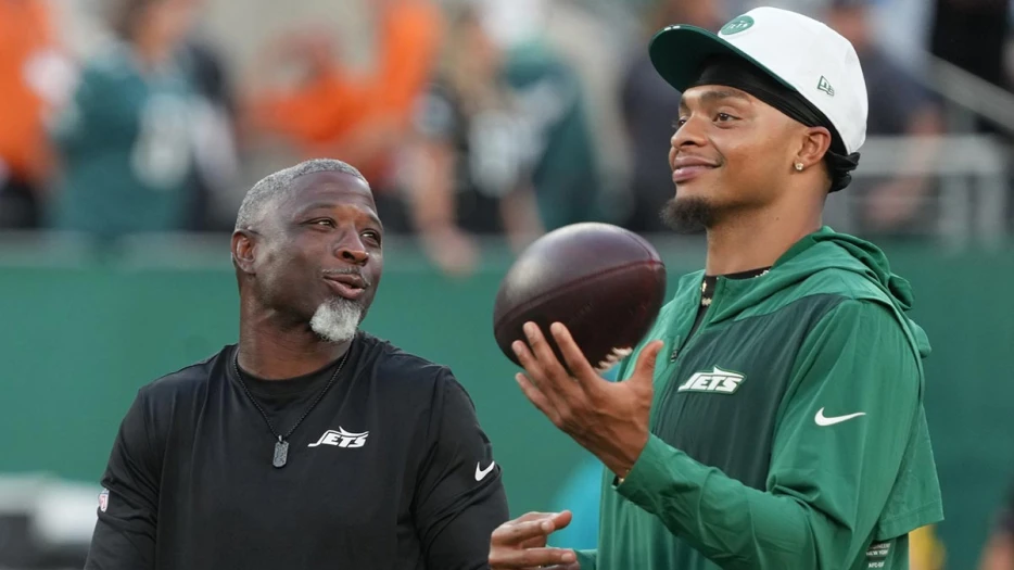 Jets rumors: New York is now stocked up on draft capital. So what the heck is the plan at QB?