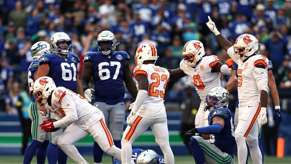 Lavonte David: As long as there's time on the clock, we have a chance