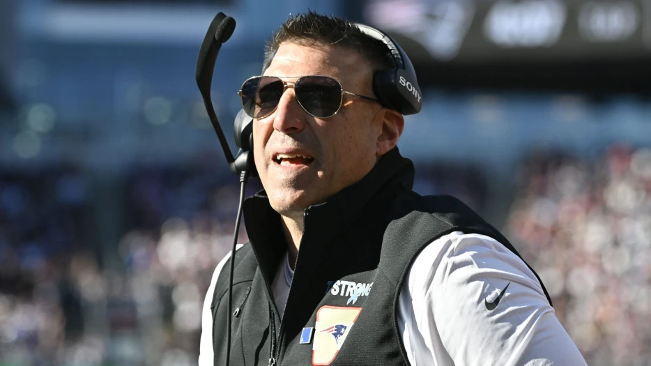 Mike Vrabel’s Strong Message To Drake Maye Amid Struggles Vs. Falcons