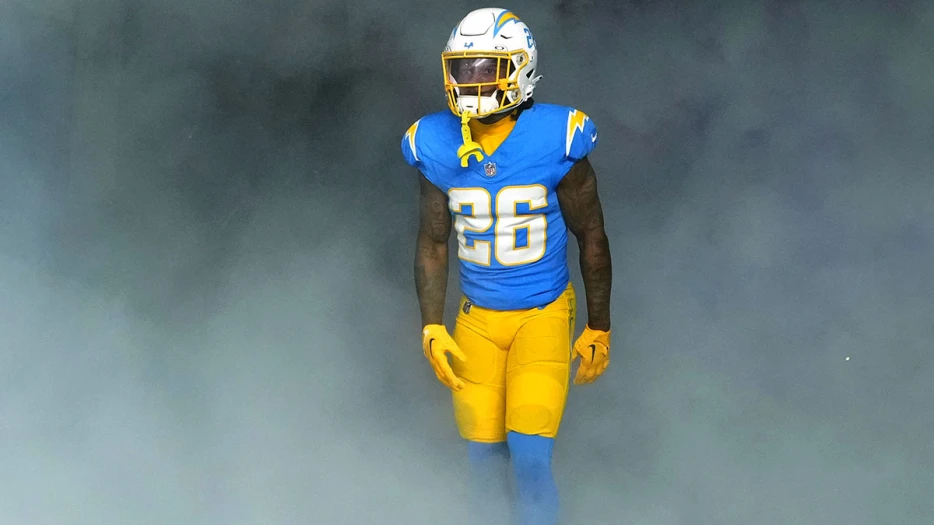 Packers battling with Panthers, Vikings over CB returning from spinal fusion procedure